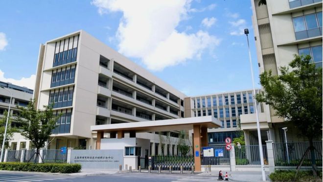 奕售楼处发布：保利天奕引爆上海购房热潮九游会登录j9入口十月豪宅聚焦@保利天(图2)